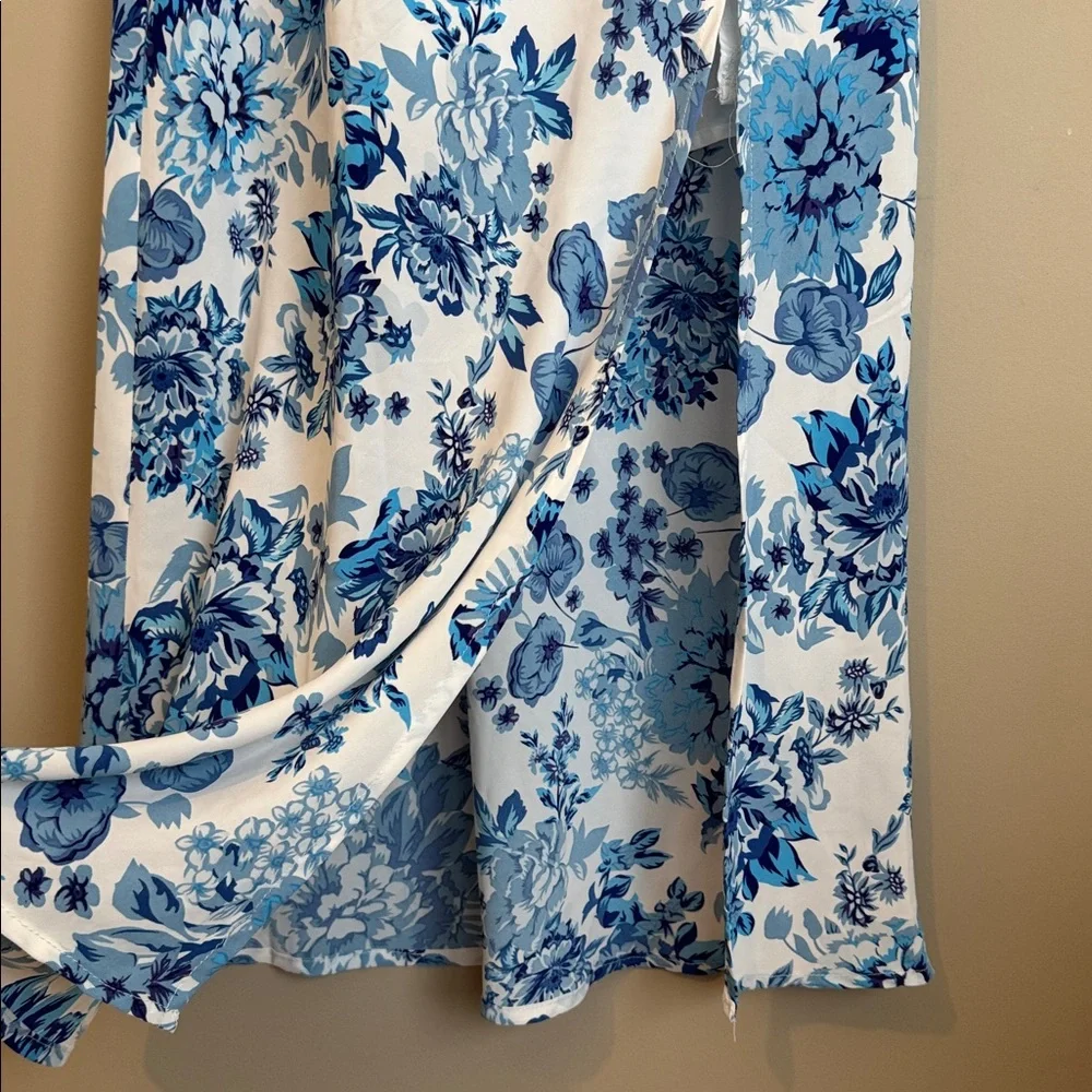 NWOT- Petal & Pup Yelena Dress, Blue, Size 4 - Picture 9 of 12